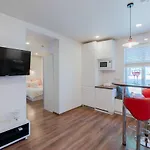 The Pink House With Private Garden Apartamento