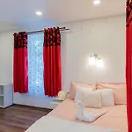 Korter The Pink House With Private Garden *