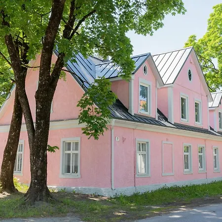 The Pink House With Private Garden Apartment