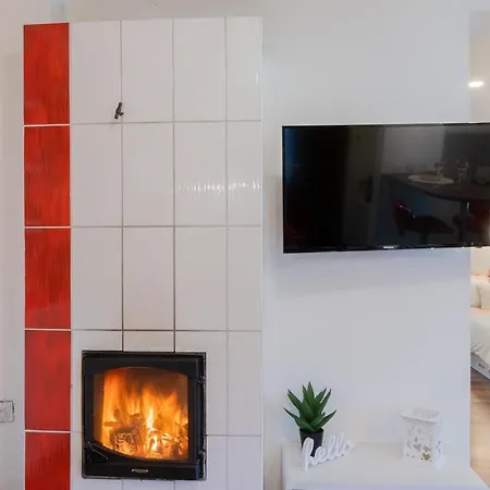 The Pink House With Private Garden