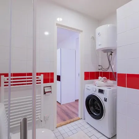 The Pink House With Private Garden 아파트 페르누