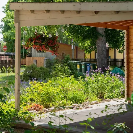 The Pink House With Private Garden Korter Parnu
