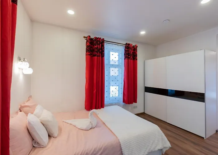 Apartment The Pink House With Private Garden Pärnu