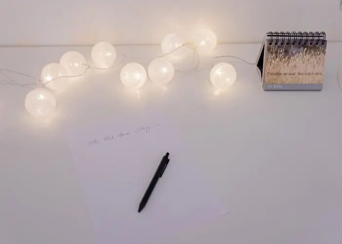 The Pink House With Private Garden 아파트 *