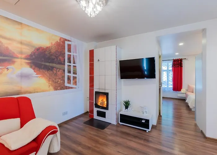 The Pink House With Private Garden