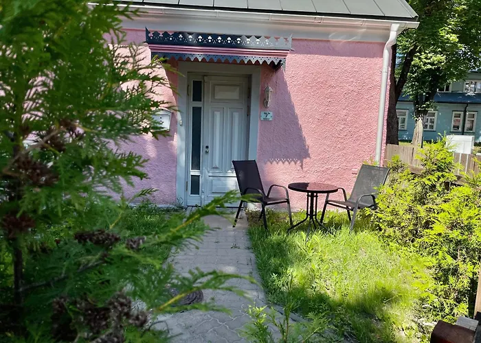 Apartment The Pink House With Private Garden *